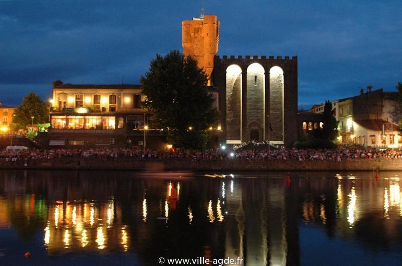 Maison Basalte Agde Luaran gambar