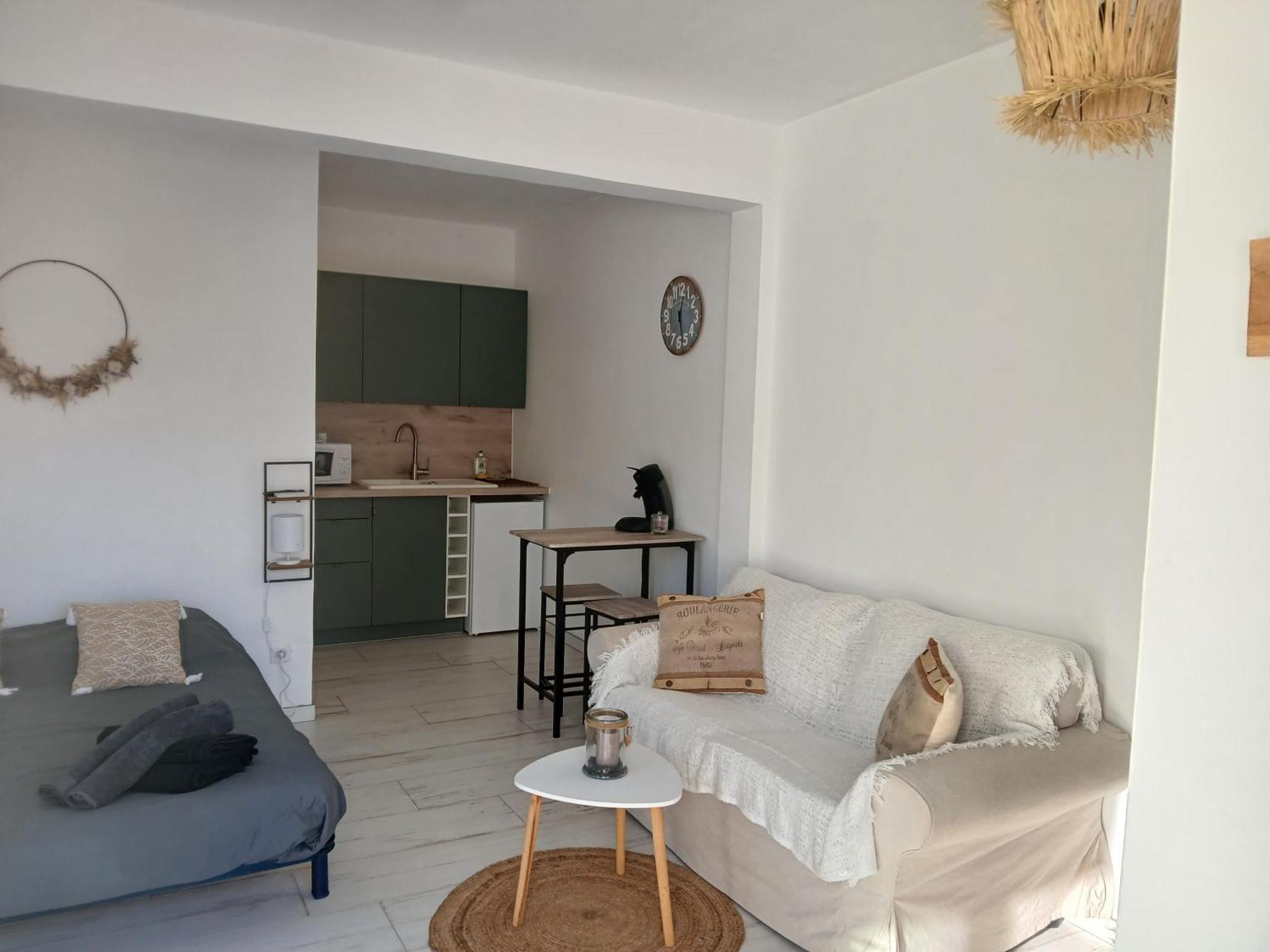 Maison Basalte Agde Luaran gambar