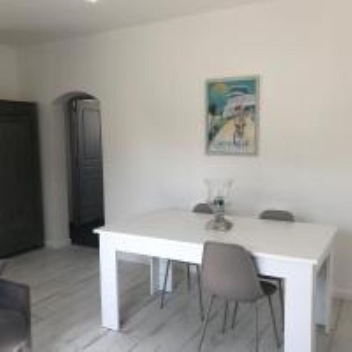 Maison Basalte Agde Luaran gambar