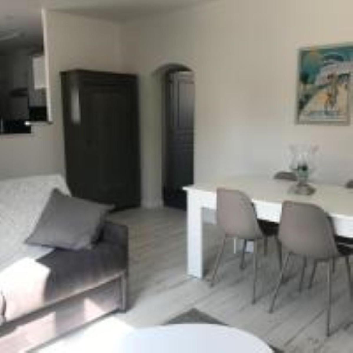 Maison Basalte Agde Luaran gambar